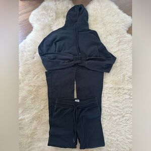 Aritzia Sunday best black waffle set (pants + cropped hoodie) size XXS and XS